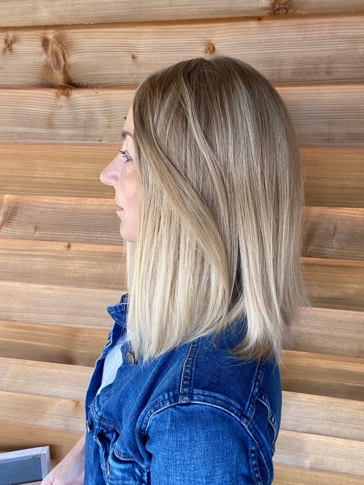 Perruque en stock ENORA L- Ashy Blond Ombré- 35cm – Image 3