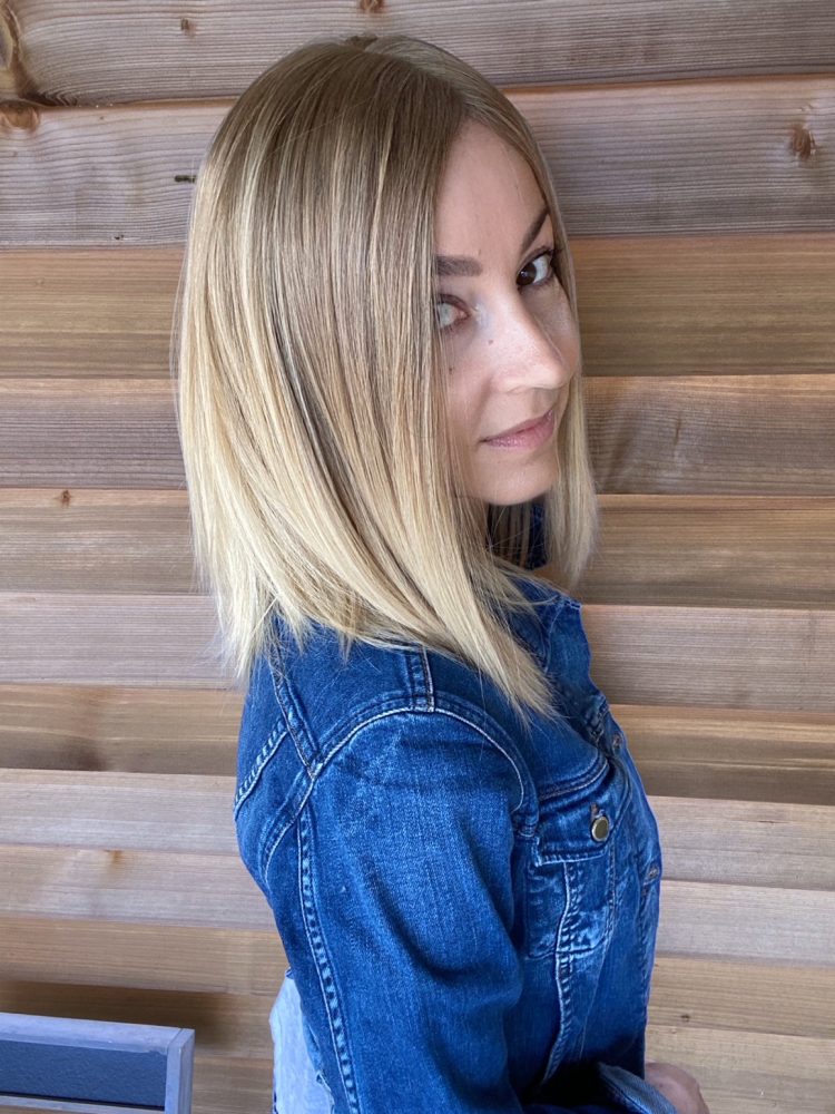 Perruque en stock ENORA L- Ashy Blond Ombré- 35cm – Image 4