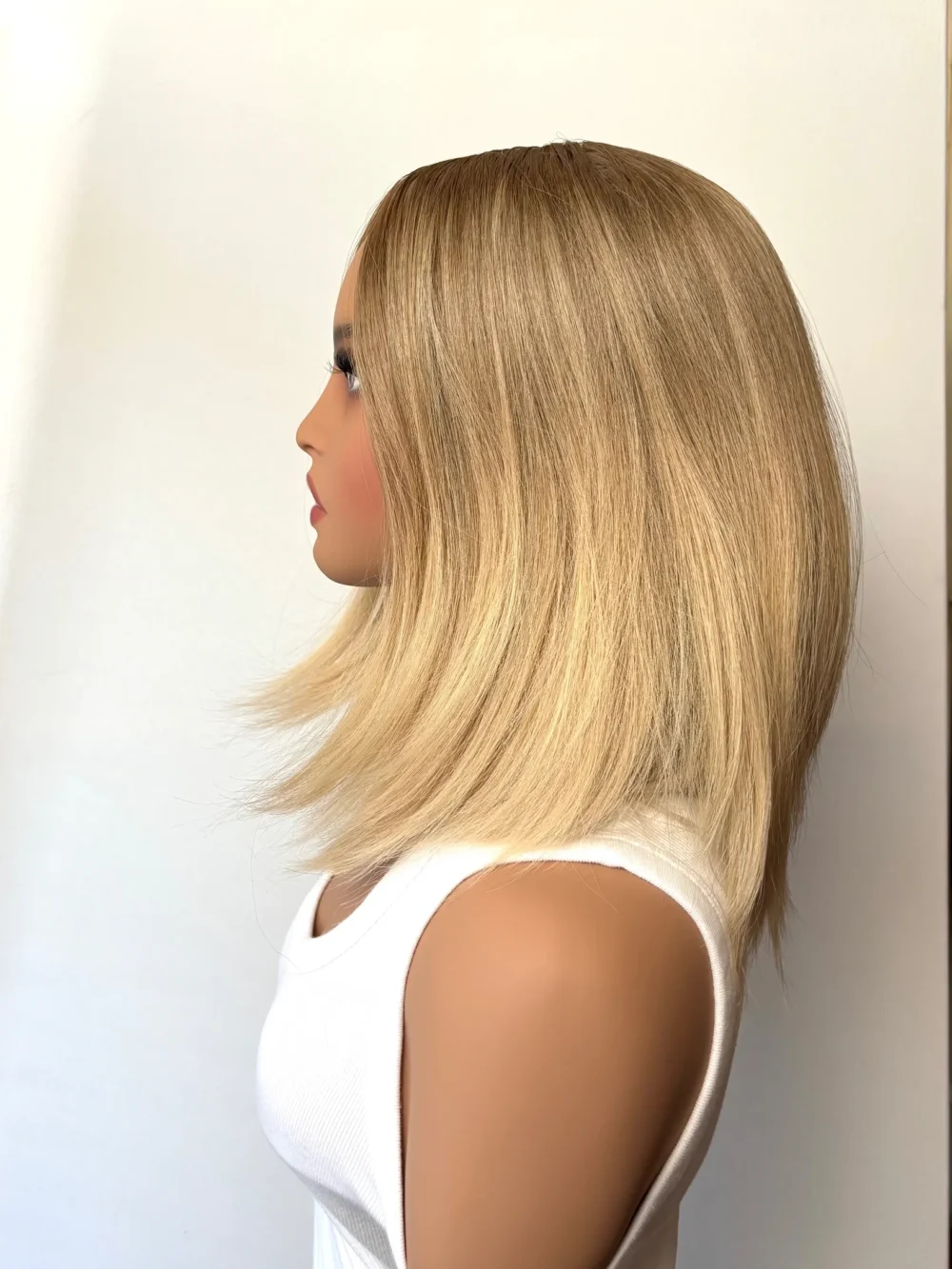 Wig in stock ENORA L- Ashy Blonde Ombre- 35cm - Image 5