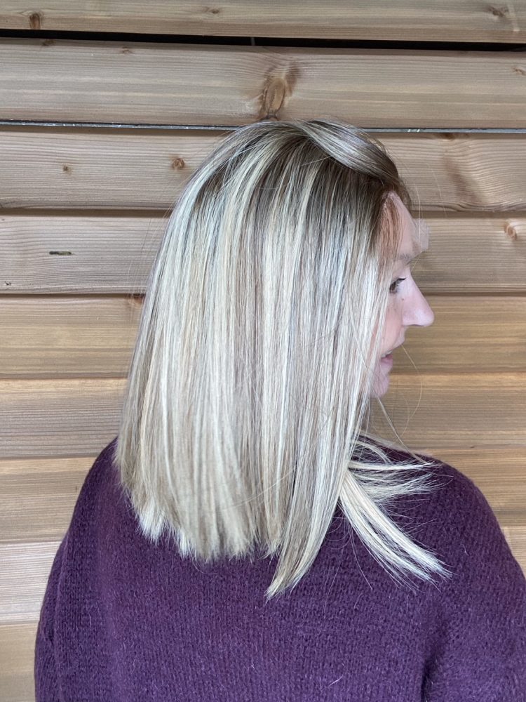 Perruque lace YANNA -L(55-56cm)- Cheveux Brésiliens -Blond mèché- 35cm – Image 3