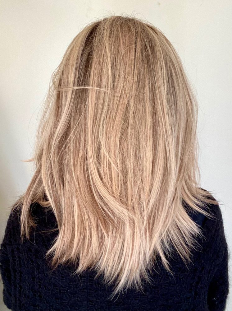 Commande personnalisée pour Atika- Blond mèché-